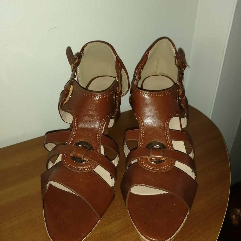 Shoes size 43